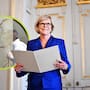 Premio Nobel de Literatura 2026 reconoce a Anne Carson, poeta y escritora canadiense, por transformar la poesía y recuperar los clásicos griegos en sus obras