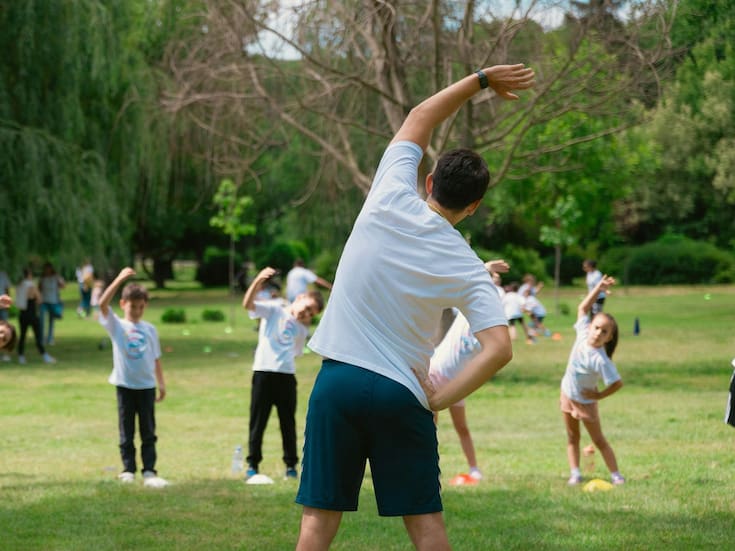 Sustituir el tiempo sentado por actividad ligera puede mejorar el estado de ánimo al día siguiente, según estudio