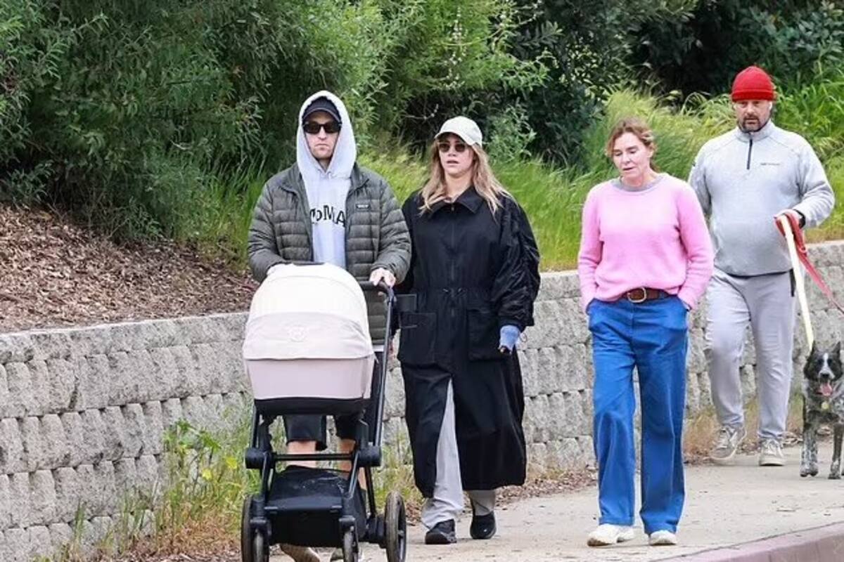 Novia de Robert Pattinson revela detalles sobre su faceta como padre