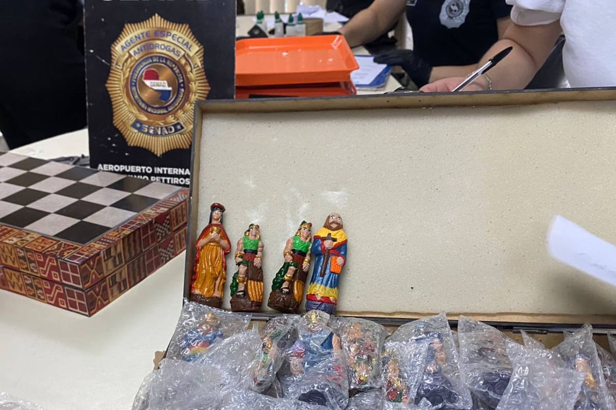 ‘Narcoajedrez’: Esconden cocaína en piezas y lo descubren en aeropuerto de Paraguay