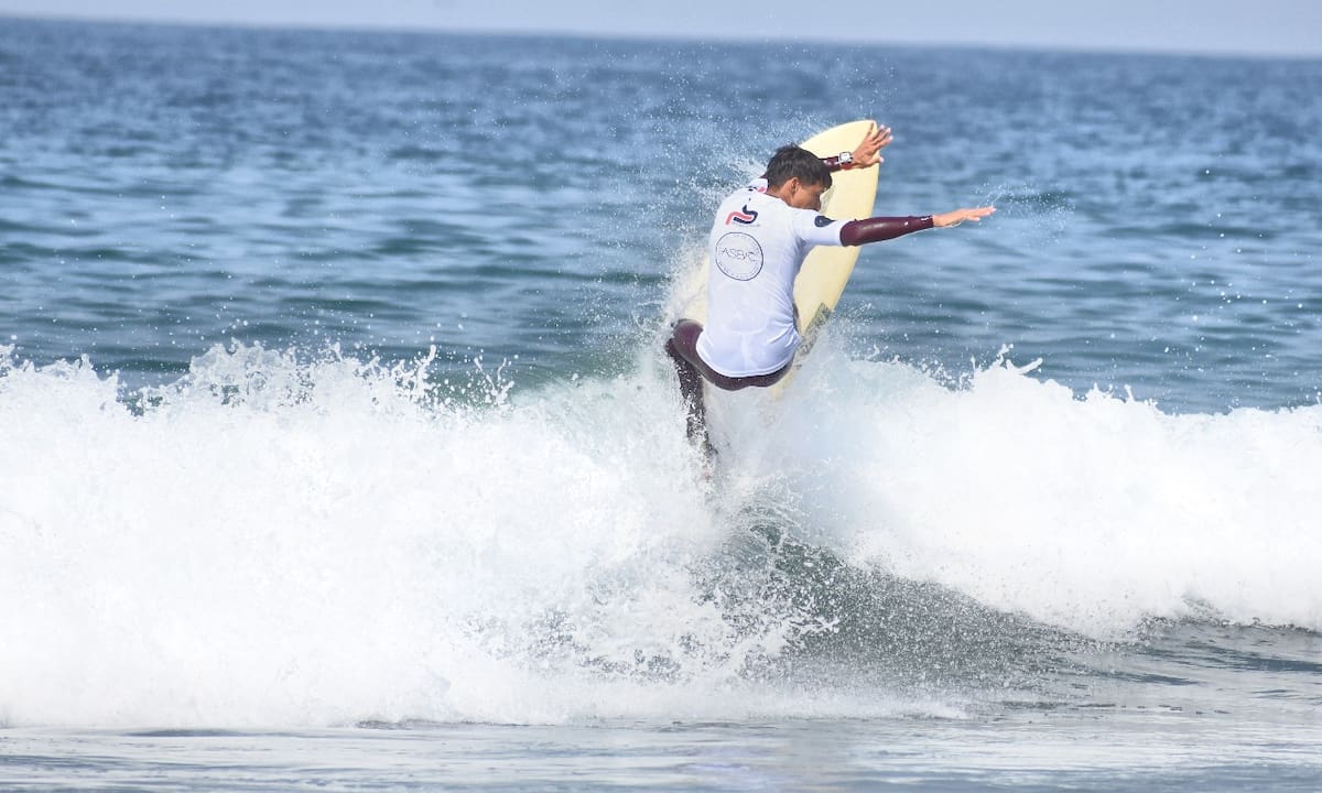 Los surfistas buscarán conquistar las mejores olas para ejecutar maniobras espectaculares.