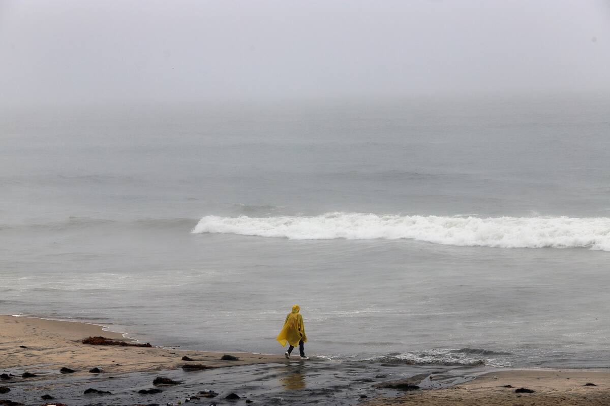 Ayuntamiento anuncia cierre de playas de Tijuana por alto oleaje