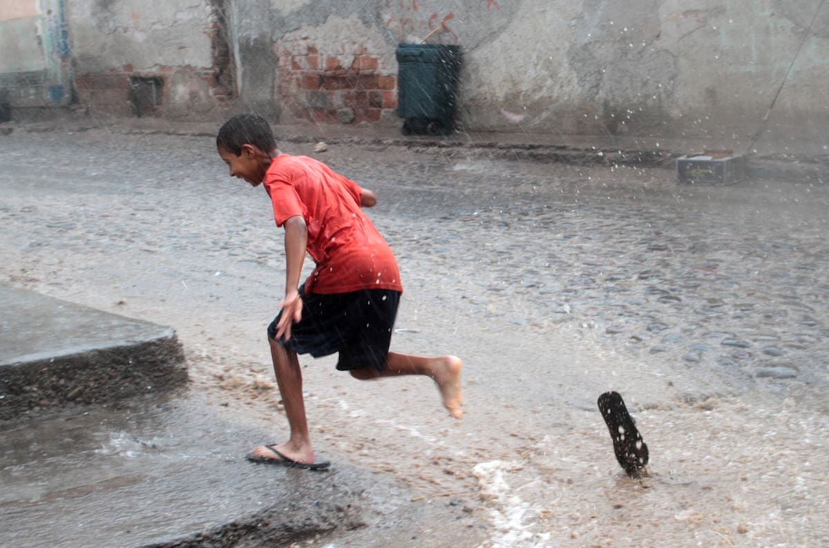 El SMN informó que entre el 18 y 20 de agosto se esperan lluvias intensas en varias regiones del país y temperaturas superiores a 45 °C en el norte.