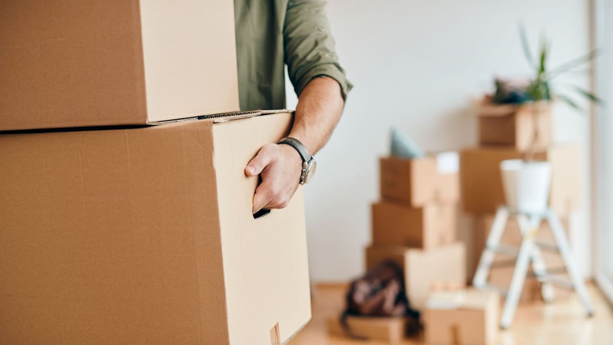 La generación nacida tras 1998 se independiza un 14% menos y migra menos que sus padres, un nuevo retrato del Inegi que confirma la permanencia prolongada en el hogar y obliga a replantear las políticas públicas de vivienda