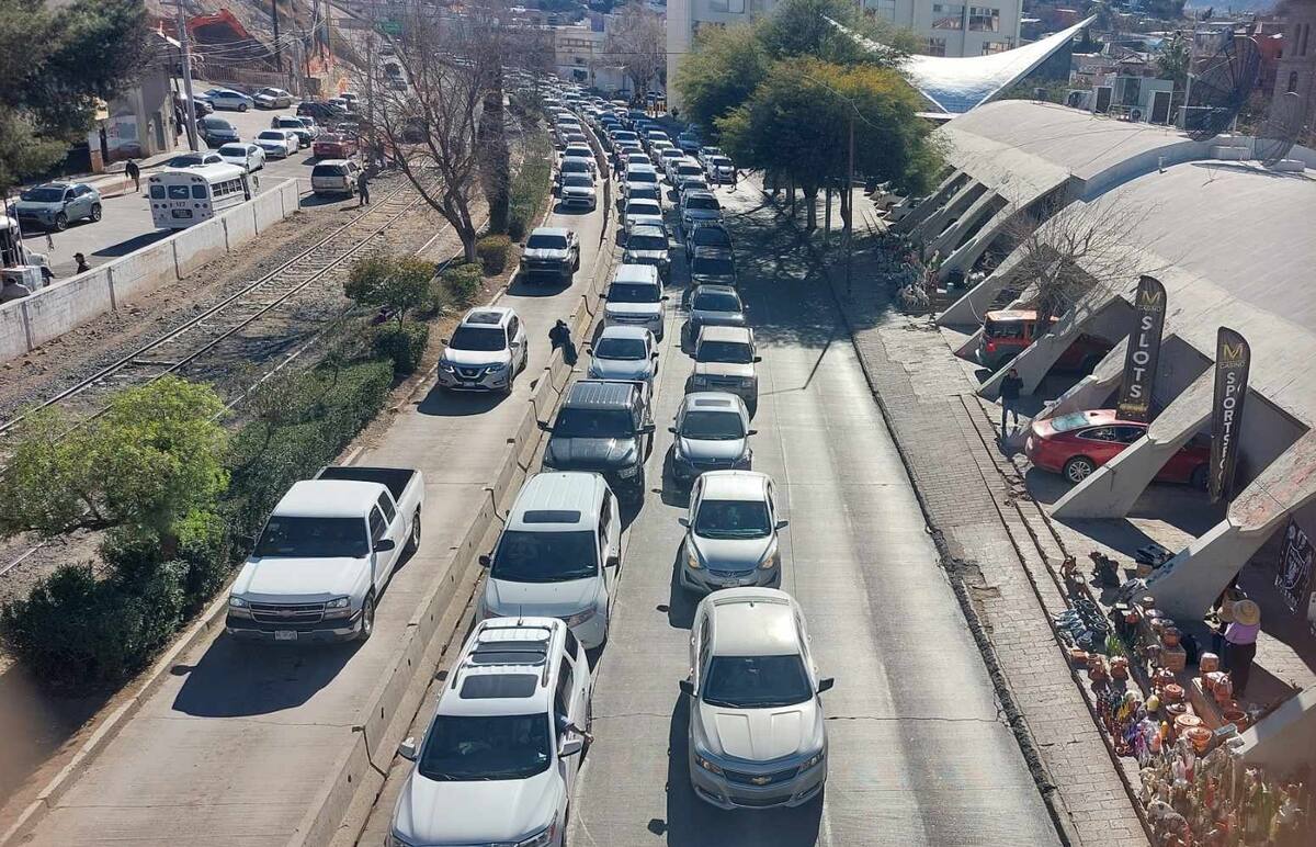 La situación provocó congestionamiento vial en la ciudad. FOTO: MANUEL JIMÉNEZ