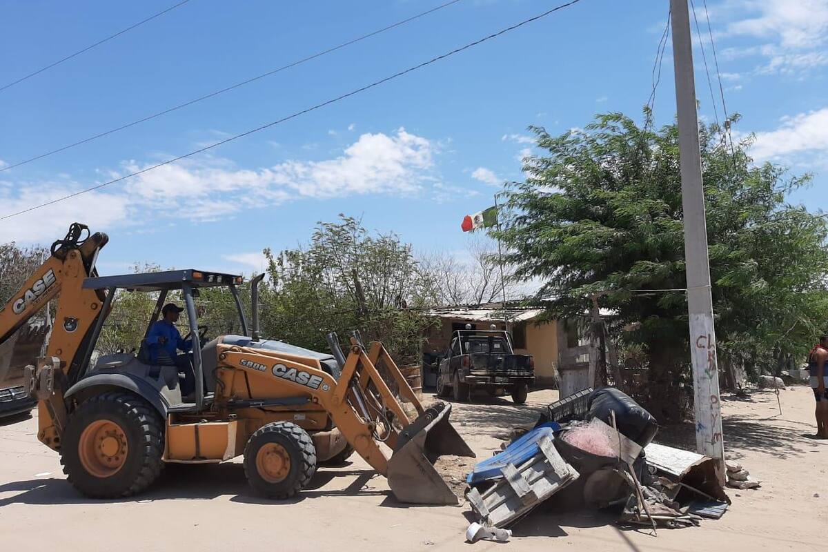 Retiran 80 toneladas de cacharros de las casas de Kino