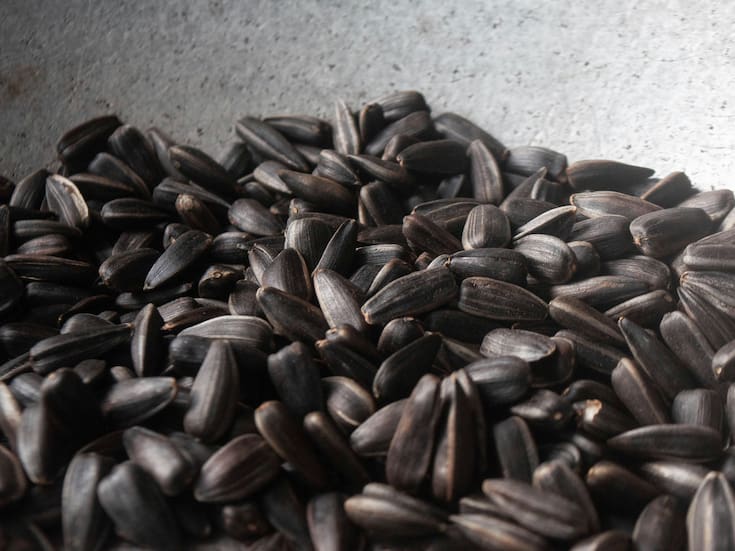 Por qué comer semillas de girasol puede ayudarte a sentirte más feliz