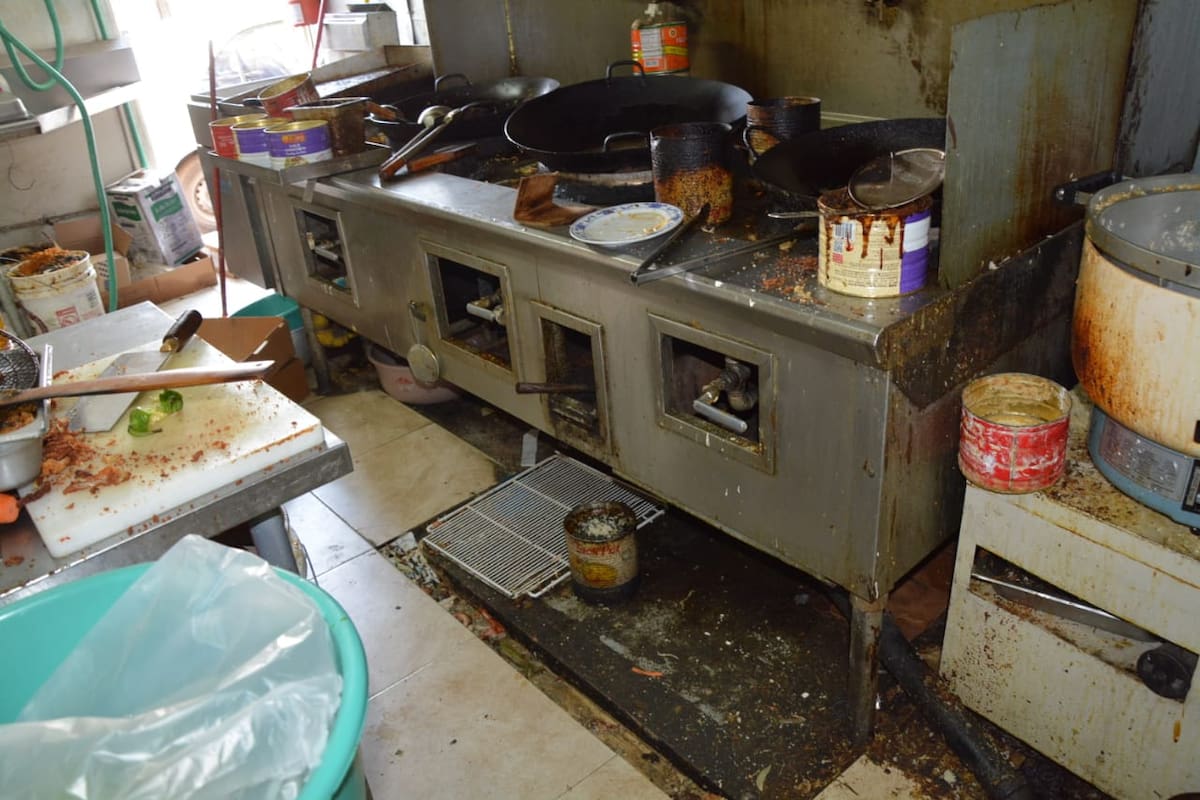 Suspenden restaurante por mala higiene