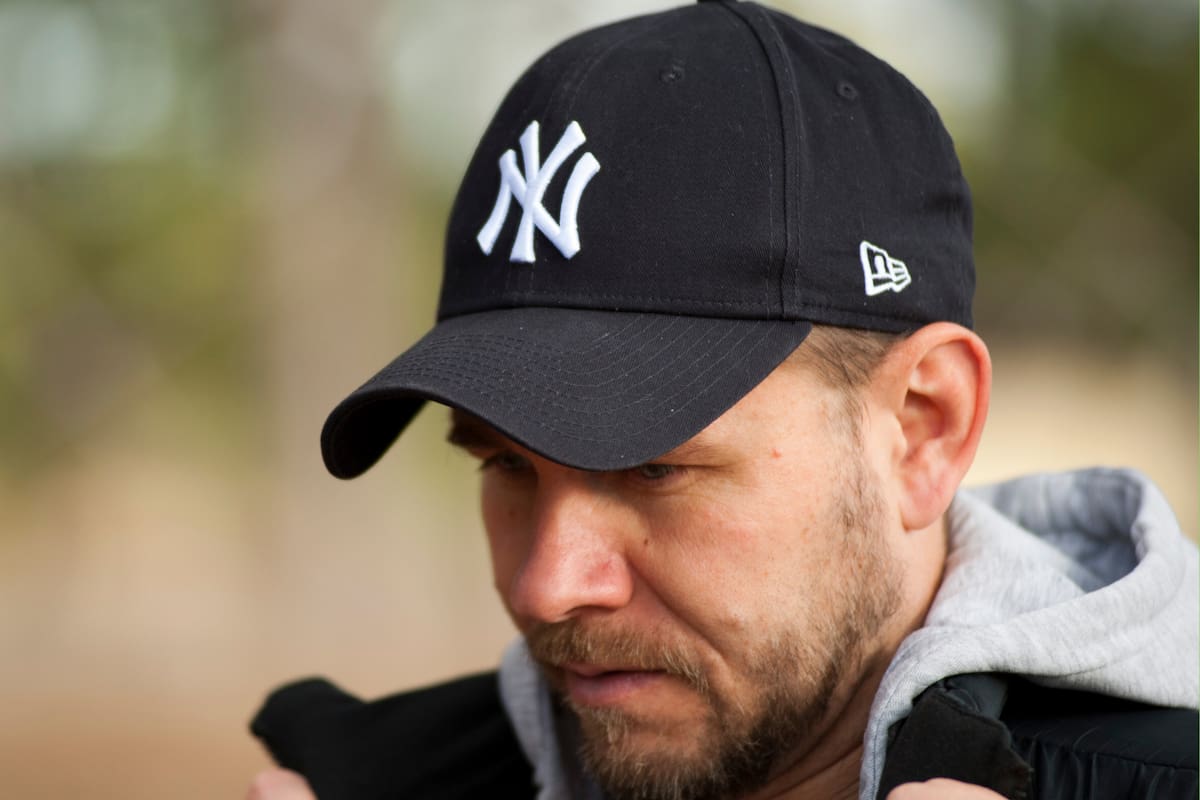 ¿Qué dice la psicología sobre usar gorra todos los días?