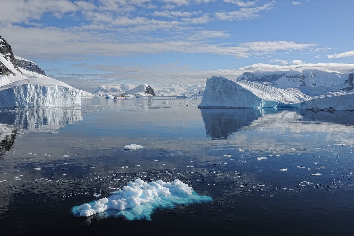 El navío británico RRS Sir David Attenborough zarpa hacia la Antártica para estudiar el cambio climático