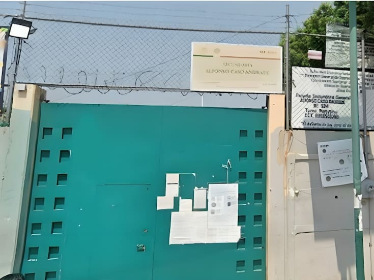 Apuñalan a estudiante de 15 años en secundaria de Tláhuac; menor de 14 años fue detenido