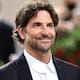 Bradley Cooper niega haberse sometido a cirugías plásticas y rompe el silencio sobre su apariencia; “simplemente luce bien”