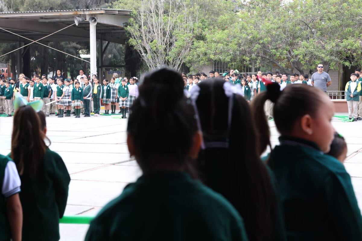 Regreso a clases en la escuela primaria 20 de noviembre.
