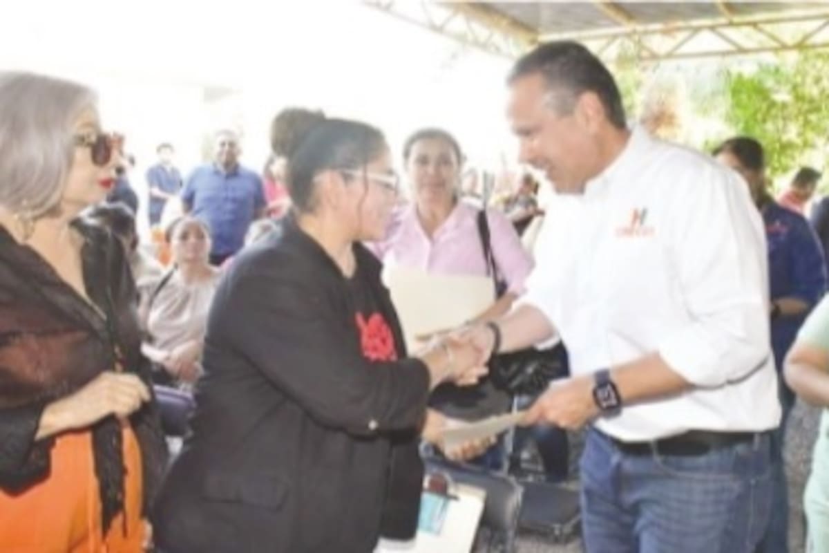 Atiende Astiazarán a vecinos de la Solidaridad