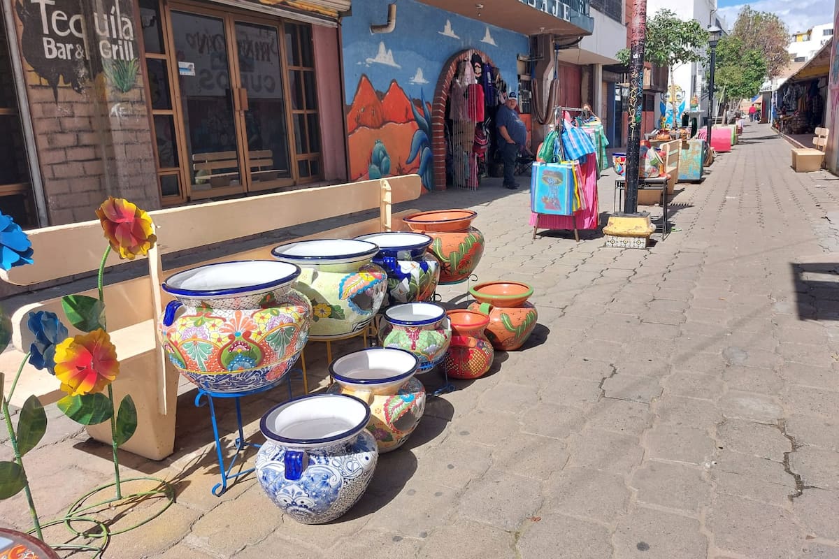 Nogales: Ven caer sus ventas tiendas de artesanías y curiosidades