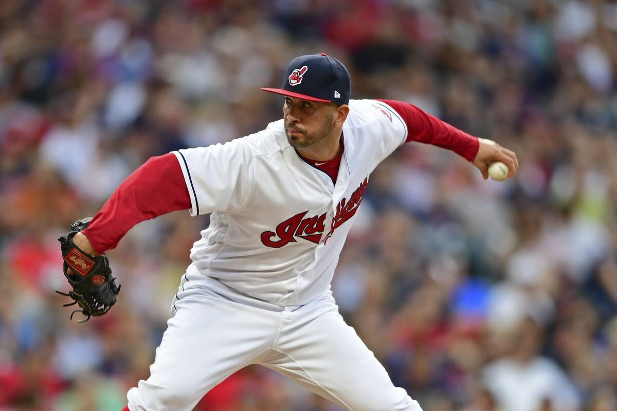 Sin zapatos mexicano Oliver Pérez sube a ''la lomita''