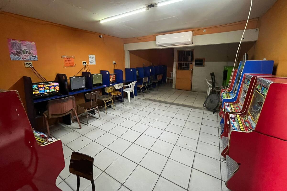 Aseguran máquinas “tragamonedas” y equipos de cómputo en SLRC