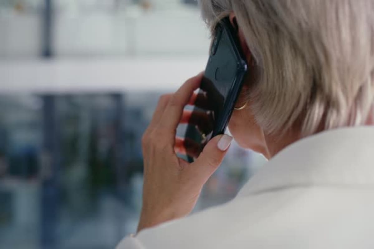 Atienden hasta 50 llamadas de crisis al mes