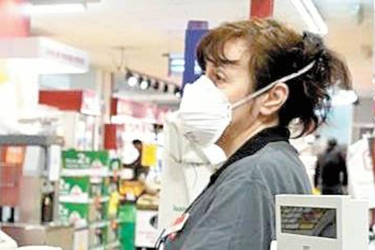 Ante el Covid-19, Mónica va bien “armada” a su trabajo