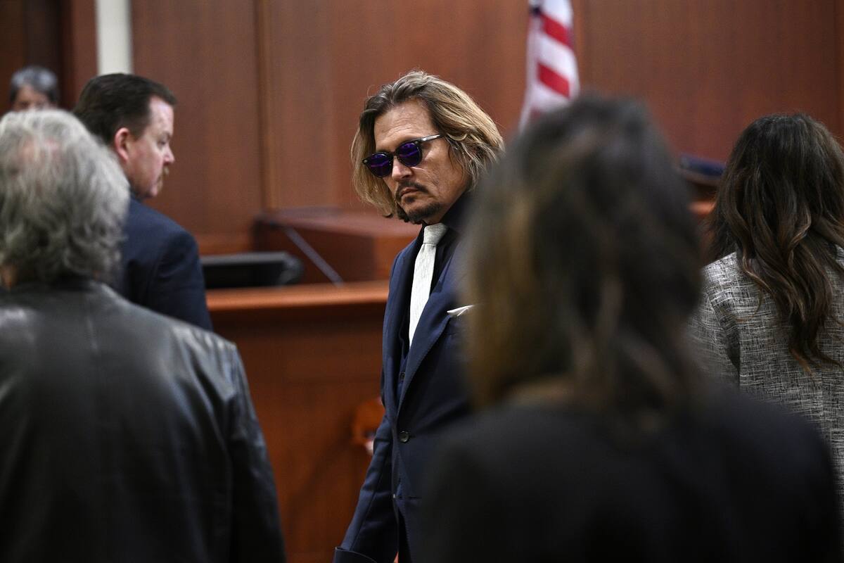 "Ridículo, humillante, absurdo, doloroso, salvaje, increíblemente brutal, cruel y todo falso” declara Johnny Depp