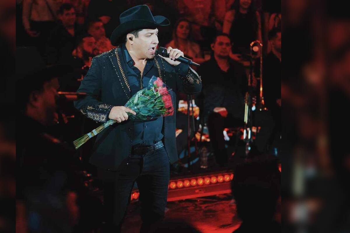 Impiden entrada de prensa a concierto de Julión Álvarez en el palenque