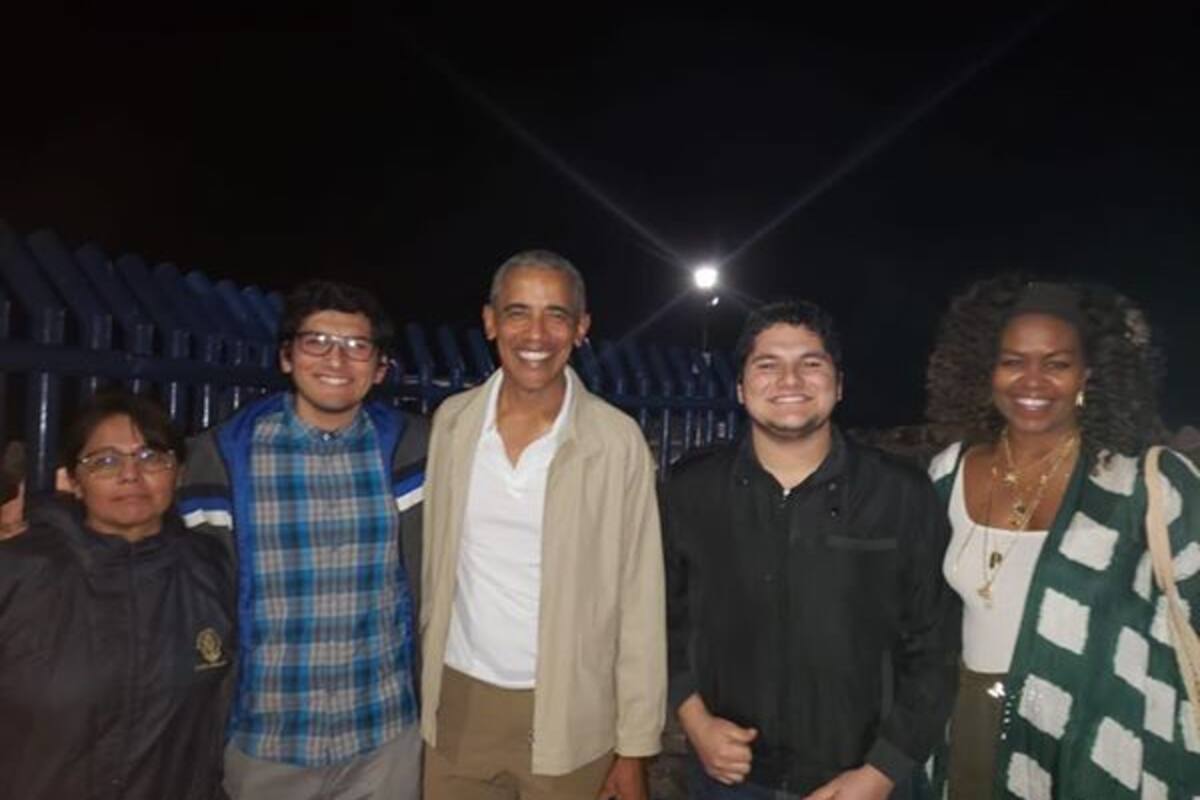 Los Obama llegaron a la Baja y se pasean en el yate de Steven Spielberg