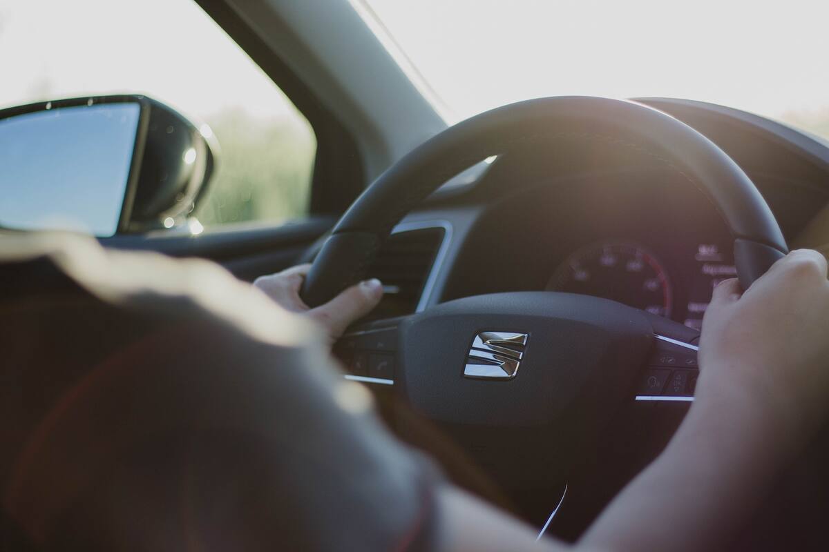 Despojan de su automóvil a conductor de aplicación en colonia Haciendas del Sur