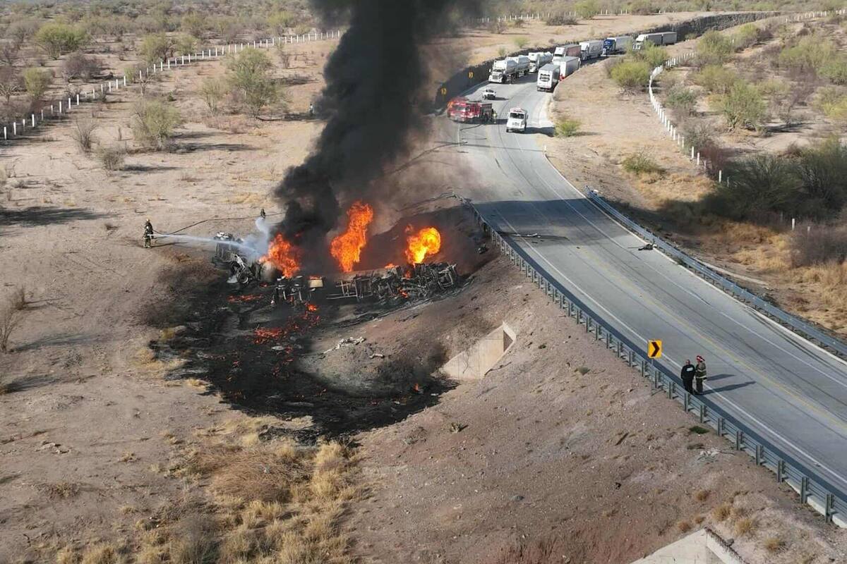 Conductor se queda dormido y provoca explosión fatal en tractocamión