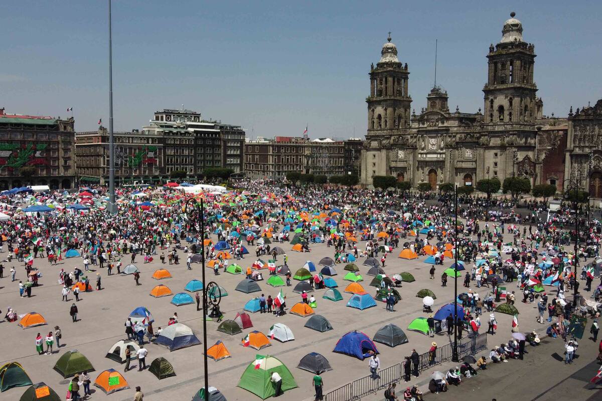 ¿Cuántos manifestantes de Frenaaa hubo en el Zócalo pidiendo renuncia de AMLO?