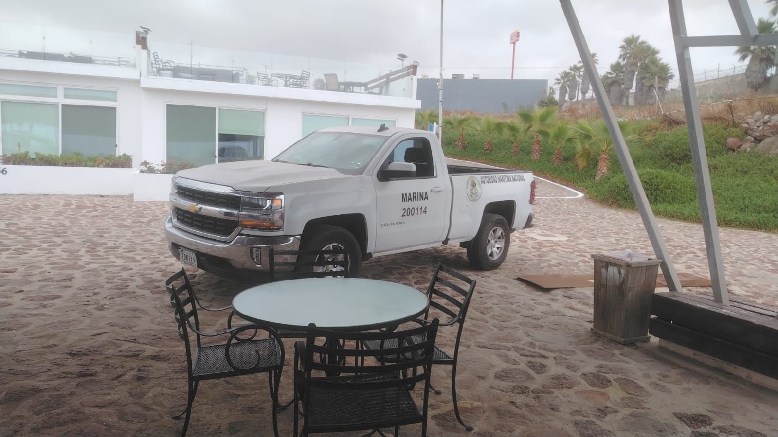 Agentes municipales localizaron una lancha encallada en la costa y desplegaron un operativo de búsqueda en coordinación con unidades en servicio. Foto: Cortesía