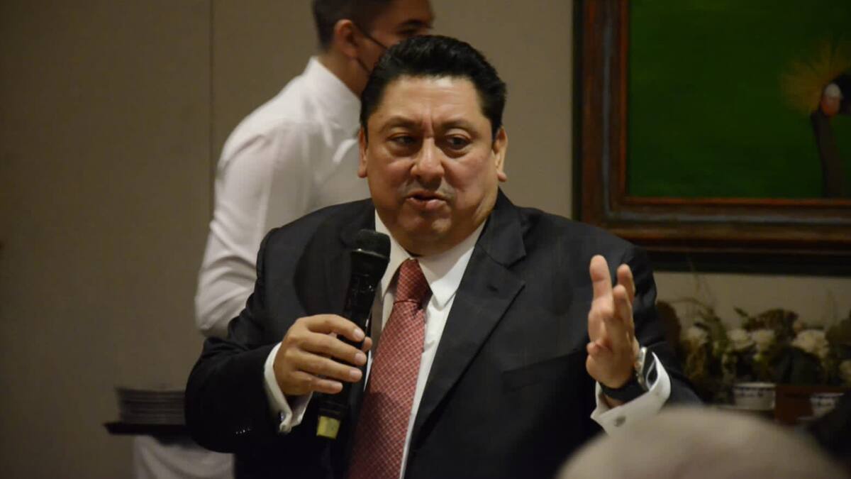 El fiscal de Morelos, Uriel Carmona, obtuvo un amparo que prohíbe cualquier investigación en su contra relacionada con el feminicidio de la joven Ariadna Fernanda. Foto: @urielgandara en X