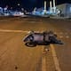 Un muerto y un herido en choque entre motocicleta y automóvil en Pueblo Nuevo