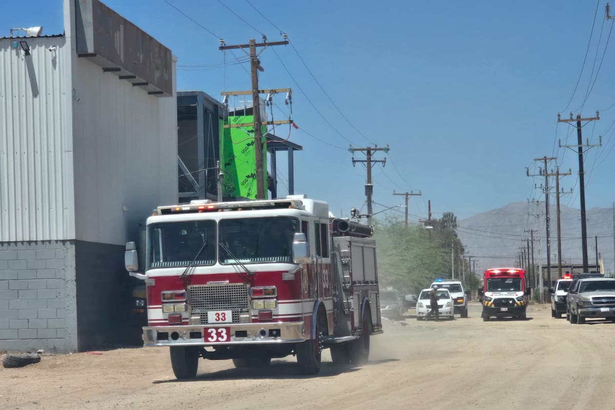 Trabajador sufre descarga eléctrica en una obra en construcción