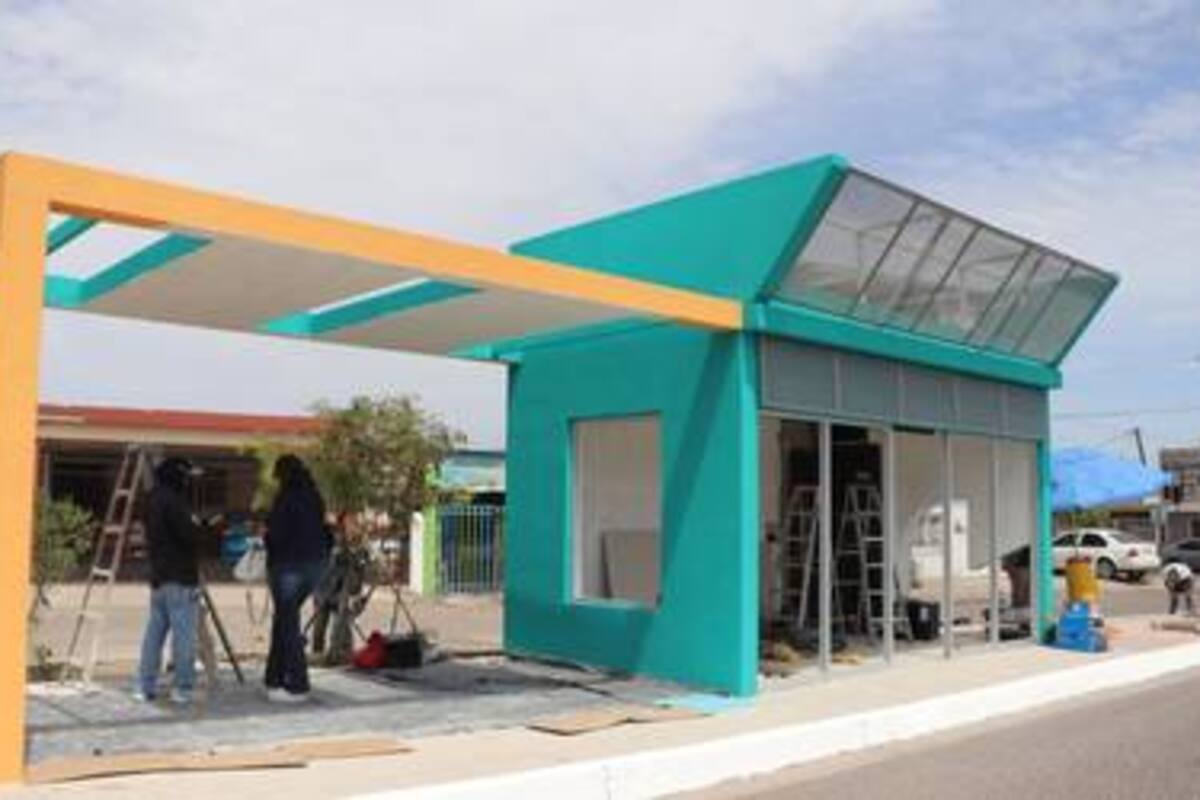 Ayuntamiento construye prototipo de parada de transporte público con aire acondicionado