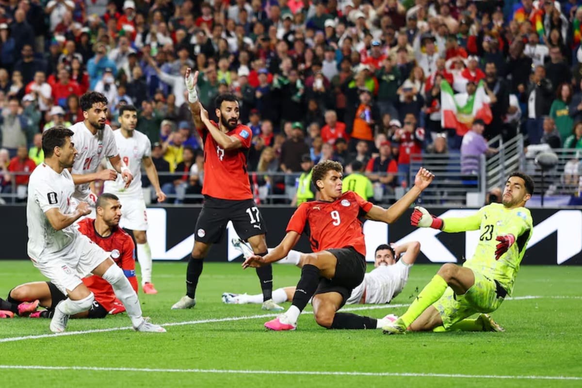 Mil millones de dólares reclama un politólogo a la FIFA por el gol anulado que dejó a Irán sin el triunfo ante Egipto, una jugada que cambió su camino en el Mundial y terminó frente a un tribunal
