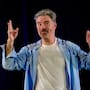 Ari Telch destapa la mente: así aborda la salud mental con humor en “D’MENTE”