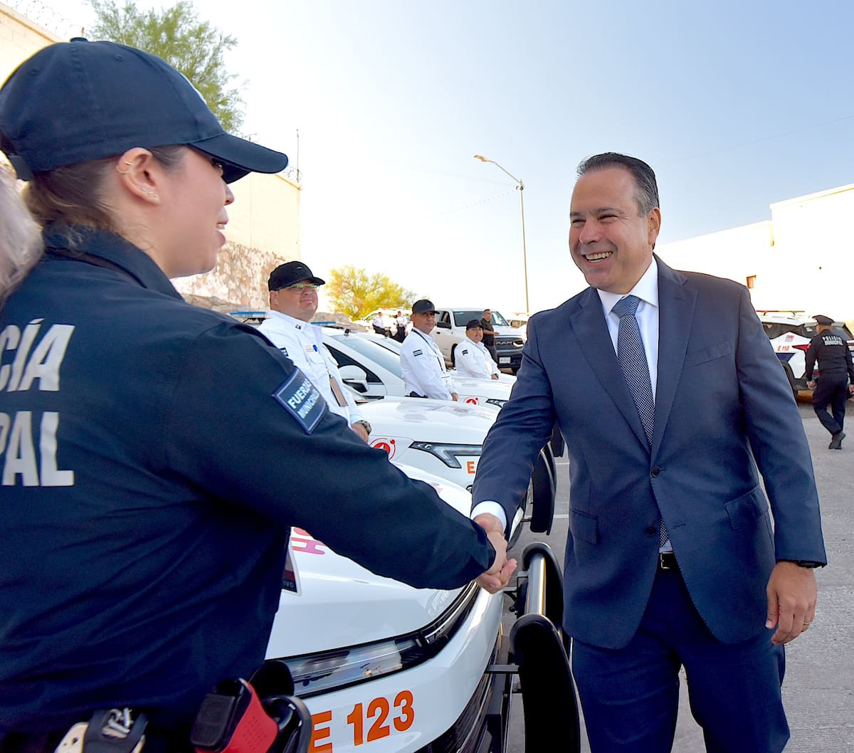 El alcalde Toño Astiazarán agradeció a los policías por su esfuerzo diario. FOTO: ESPECIAL