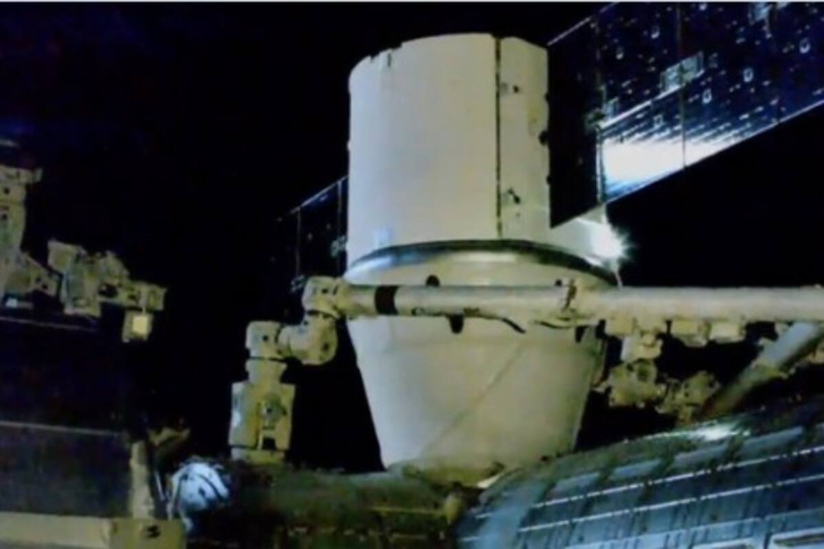 SpaceX entrega ratones y regalos a la estación espacial