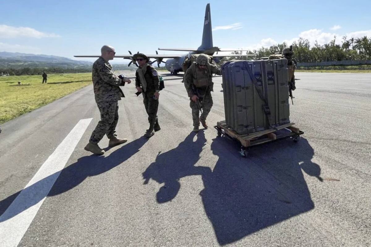 Estados Unidos despliega por primera vez un lanzador de misiles antibuque en Filipinas, frente mar del sur de China.