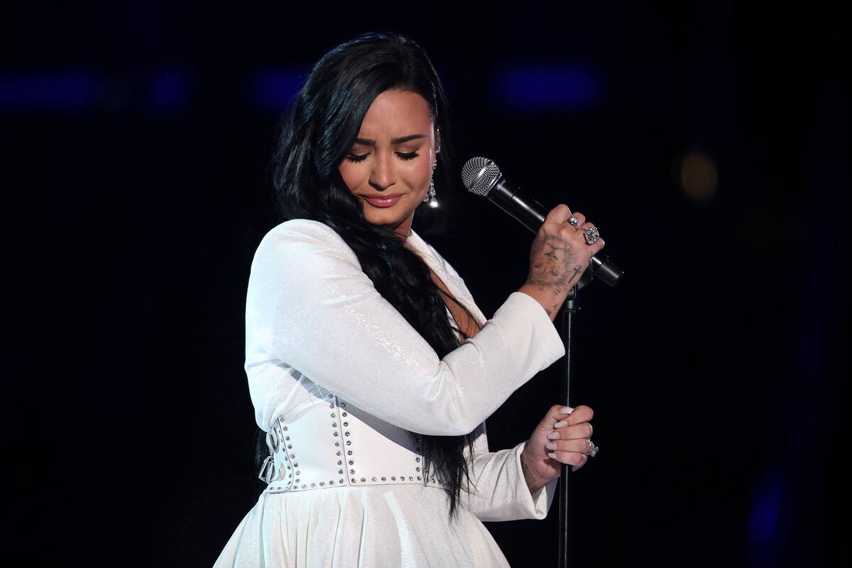 Demi Lovato niega mantener una amistad con Selena Gomez