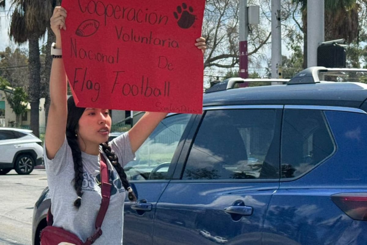 Piden ‘coopecha’ estudiantes de ‘prepa’ Lázaro para competir en torneo nacional