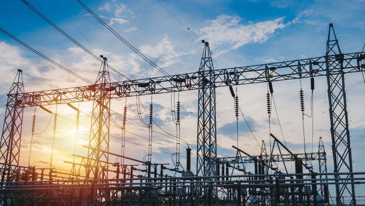 El primer ministro Doug Ford anuncia un recargo del 25% sobre la electricidad exportada a EU, en represalia por los aranceles impuestos por Donald Trump