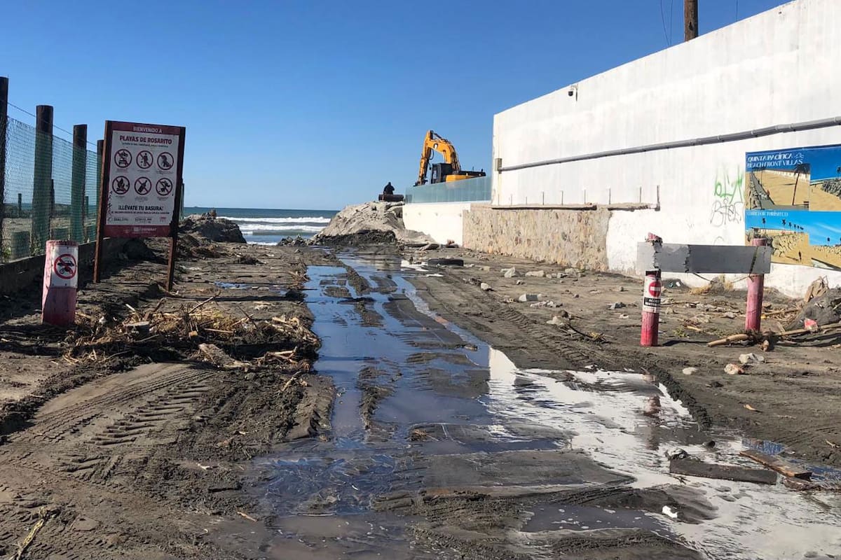 Derrame de aguas negras se dirigen hacia el mar