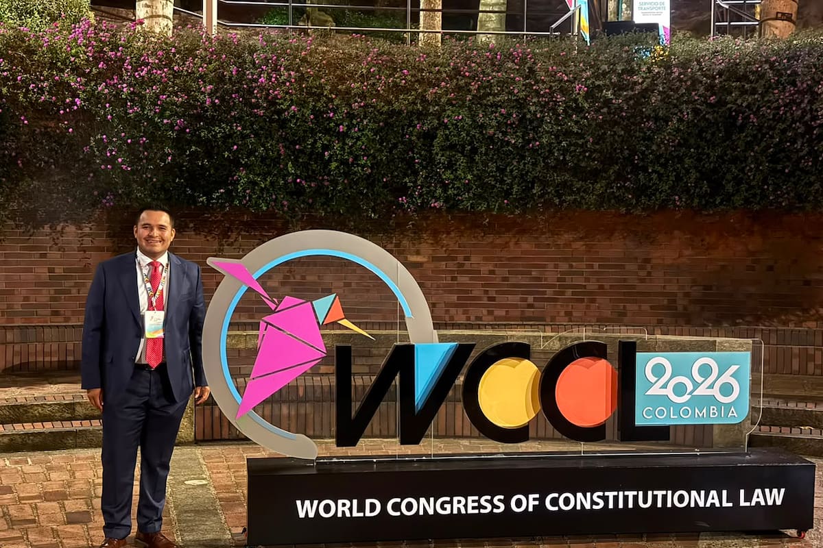 Representa a México en congreso mundial y advierte: “La democracia también debe defenderse”