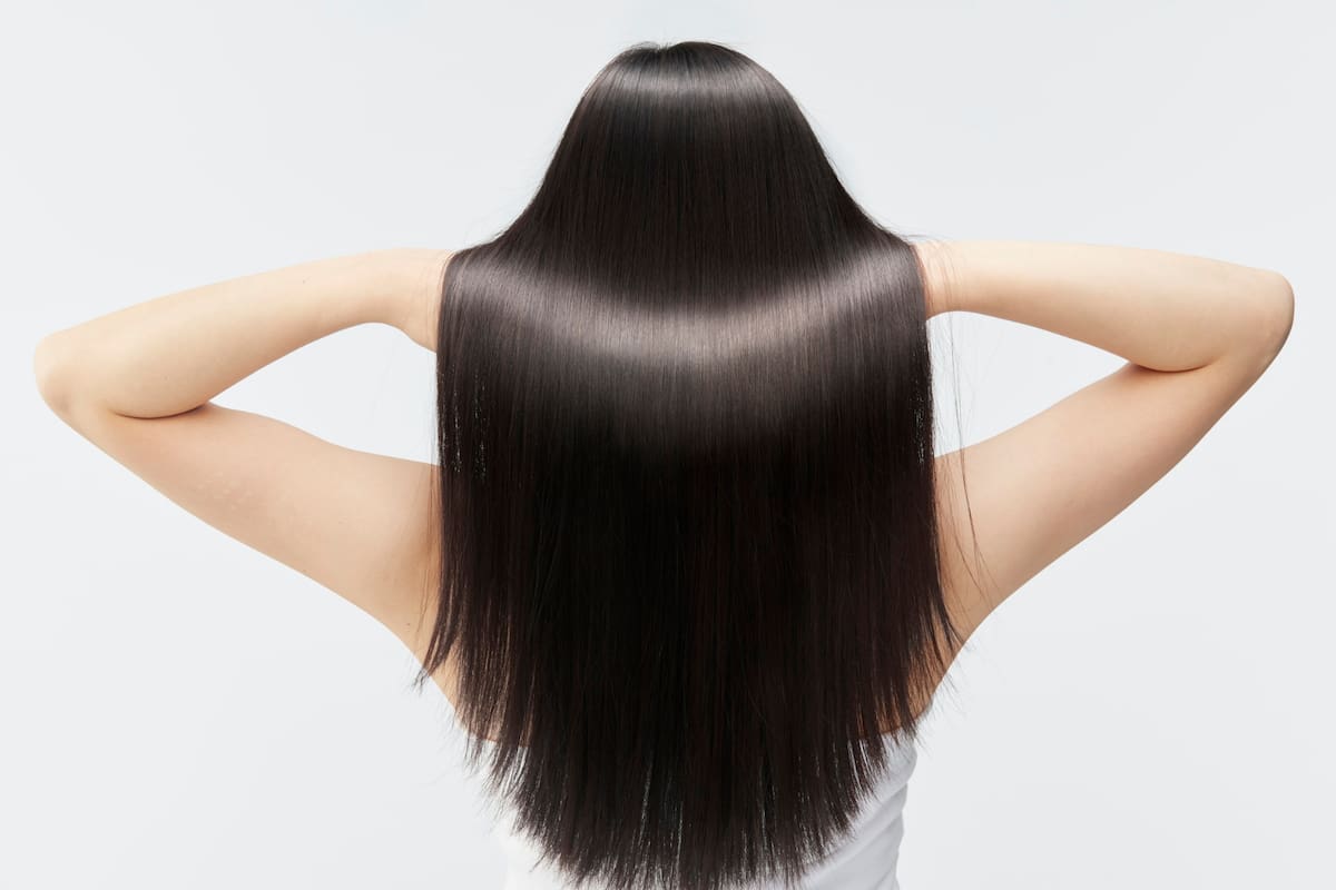 Así puedes prevenir el frizz en tu cabello, según una experta