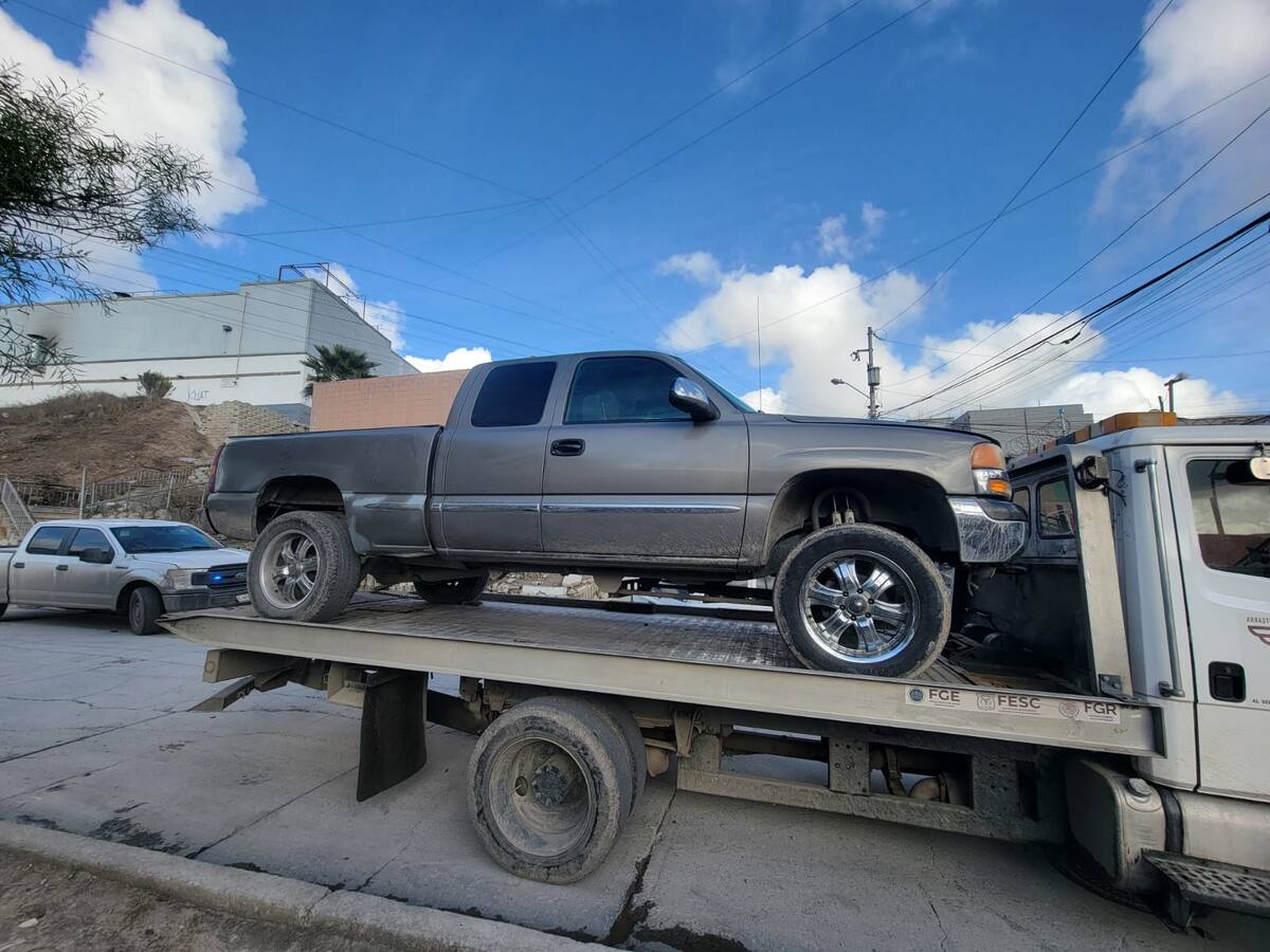 Vehículo recuperado durante cateo.