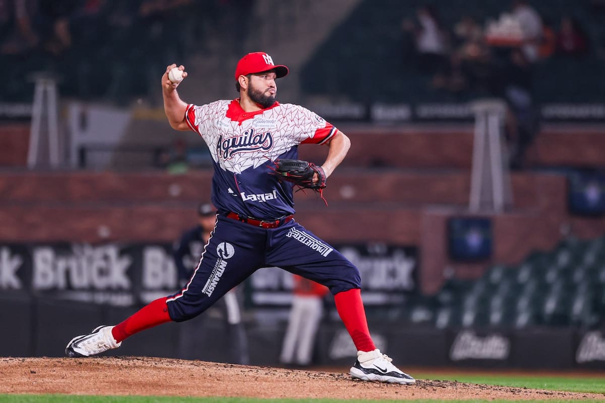 “Rey” David lidera triunfo emplumado