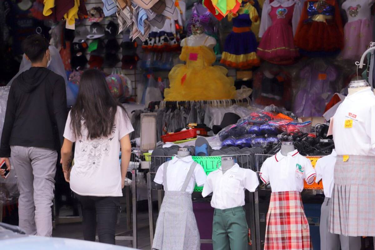 Advierten comerciantes del Centro nueva caída en las ventas de útiles escolares