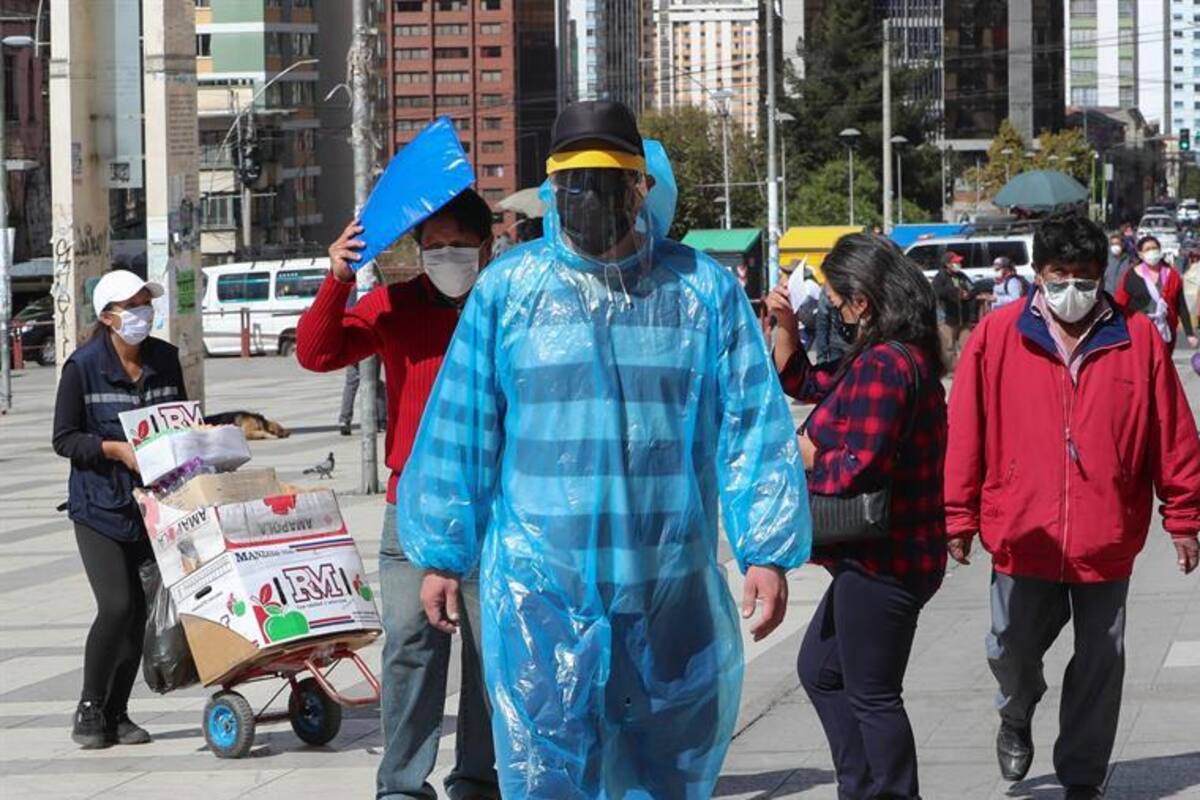 Bolivia reinicia vuelos comerciales domésticos bajo medidas de seguridad
