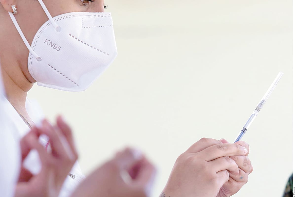 FDA amplía aprobación de vacuna contra el VSR de Moderna: Ahora incluye a este grupo de personas